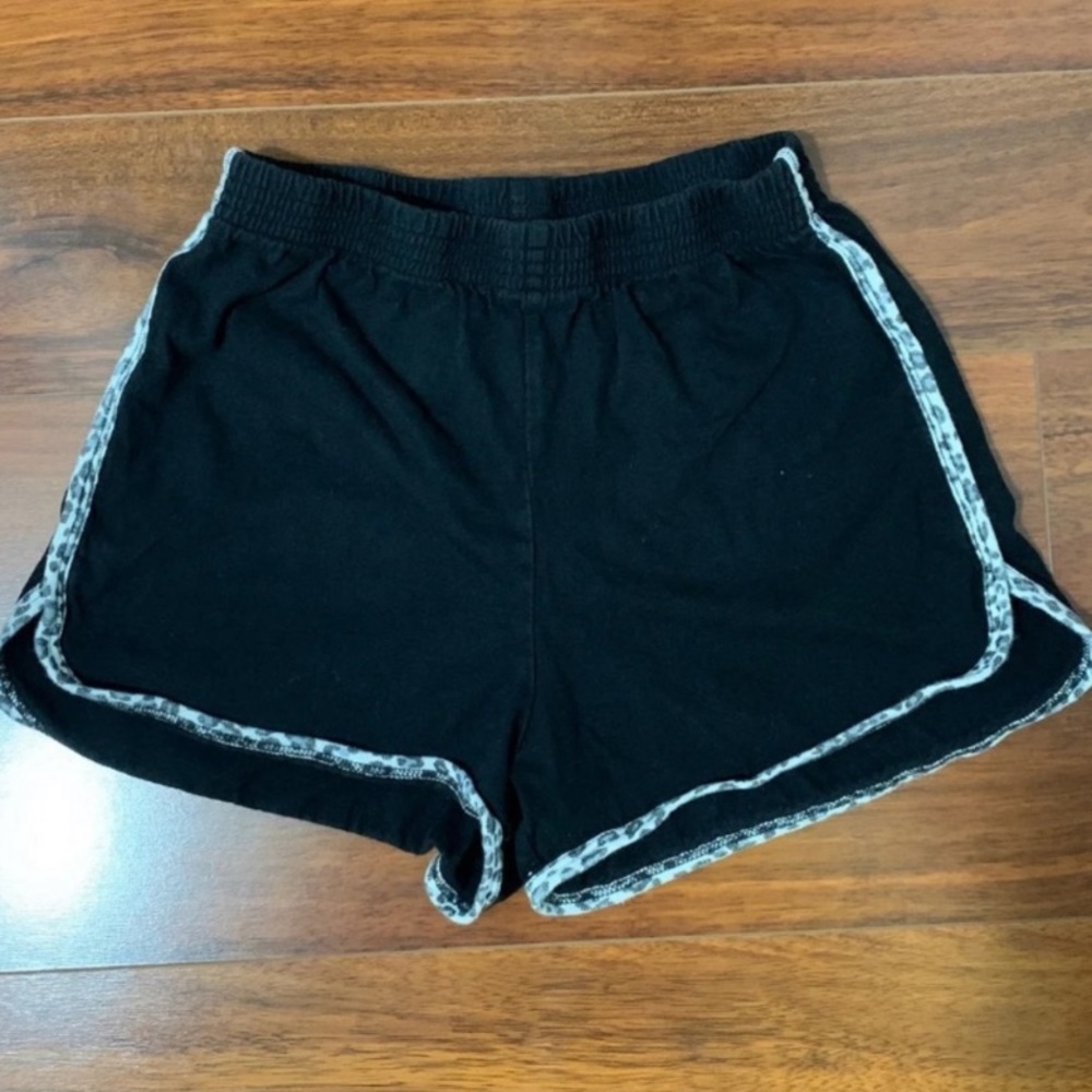 brandy melville leopard cheetah lisette shorts